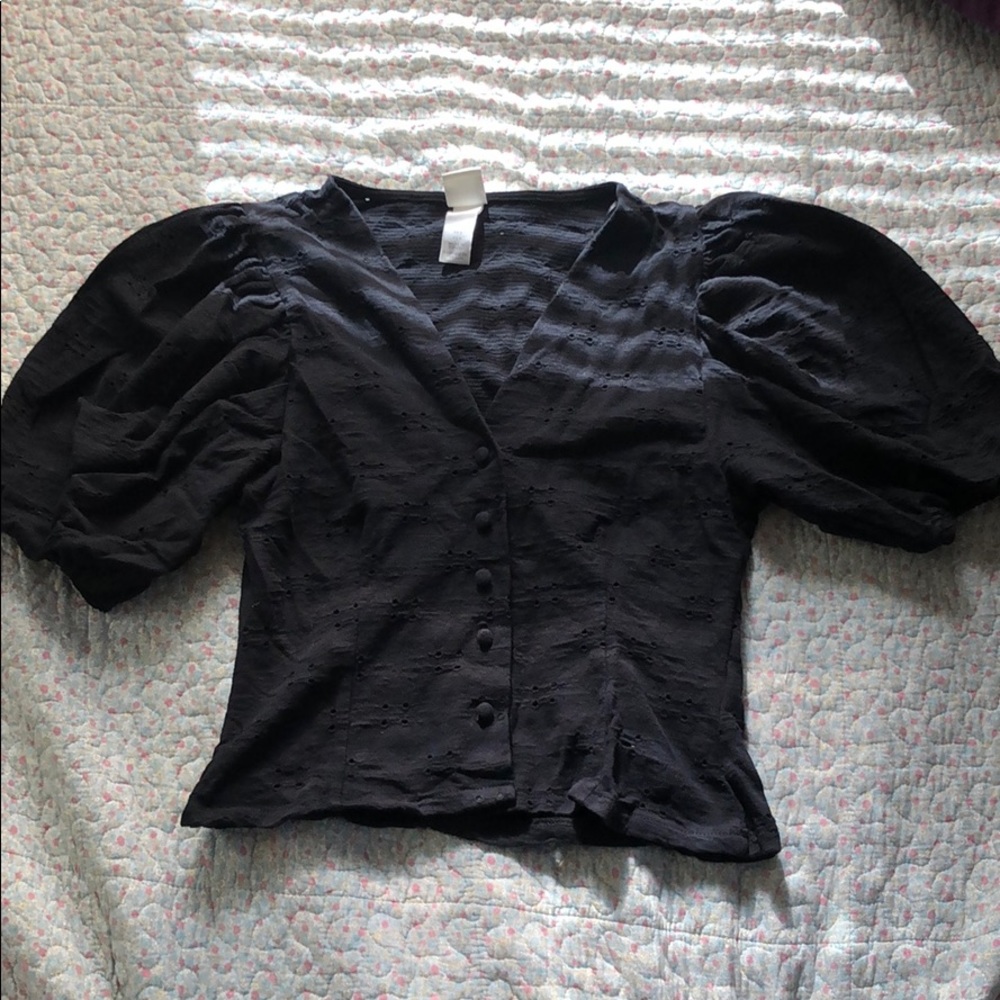 Puffy sleeve button up